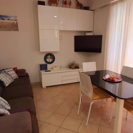 2 Bedrooms,Big Balcony,2 Air Conditioning,Near Sea Apartamento Rapallo