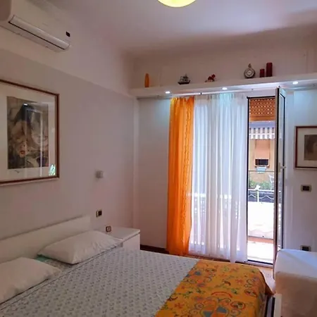 2 Bedrooms,Big Balcony,2 Air Conditioning,Near Sea Apartamento Rapallo