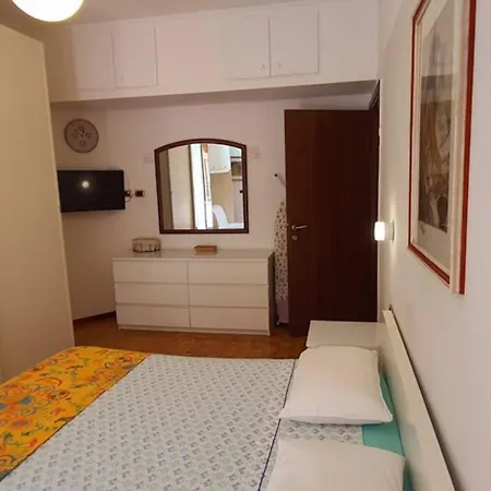 2 Bedrooms,Big Balcony,2 Air Conditioning,Near Sea شقة *